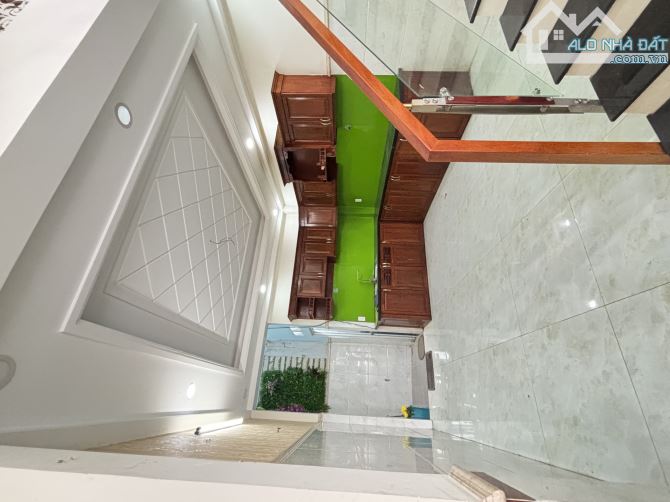 🏠 XE HƠI NGỦ TRONG NHÀ-SÁT MT LÂM THỊ HỐ Q12-4x17M-4 TẦNG-5,850 TỶ