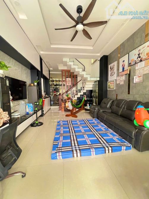 Nhà 4 tầng KHU PHÂN LÔ đường THẠNH XUÂN 25 phường THẠNH XUÂN Q12 dt 66,6m2 (4mx17m) Hẻm 7m