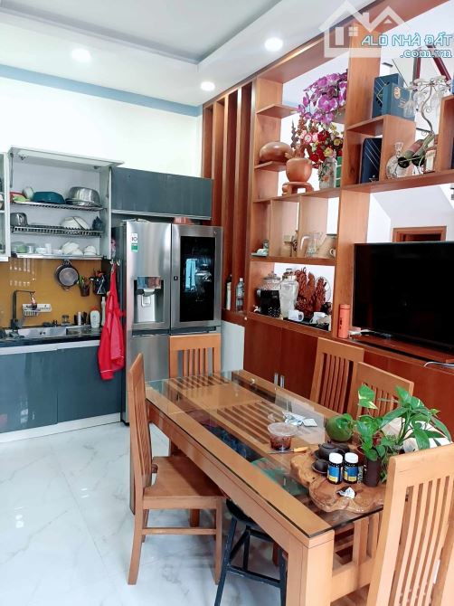 HẺM XE HƠI Nhà trệt 2 lầu Linh Xuân chỉ 5,05 Tỷ