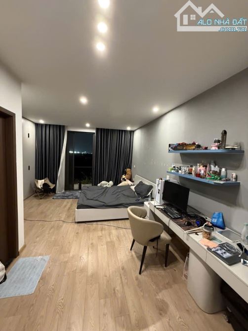 Bán biệt thự mini Cổ Linh 115 mét 6 tầng gara ô tô đường phân lô ô tô cháy phun nội thất n