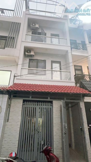 Nhà 4 tầng 1/ đường TÔ NGỌC VÂN phường TX Q12 dt 64m2 (4mx16m) Hẻm Ôtô DÒNG TIỀN 18TR/TH