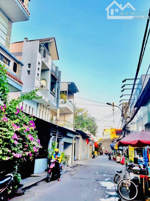 ❌✅Nhà cấp 4 ngay Trung Mỹ Tây - hẻm xe hơi cách mặt tiền 30m - ngang hiếm 9.5m - chỉ 7.xty