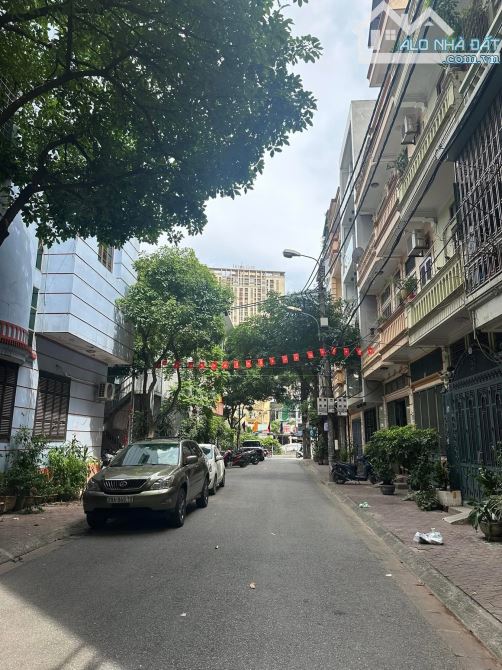 Bán Nhà Mạc Thái Tổ, Cầu Giấy 68m2, 7 Tầng, MT 5m, Phân Lô ô tô tránh, 2 thoáng, Ở kinh do