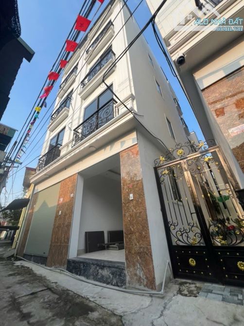 NHÀ MỚI KIM CHUNG -  LÔ GÓC - Ô TÔ - NGÕ THÔNG - KD NHỎ - VÀI BƯỚC RA CHỢ - GẦN KĐT HINODE