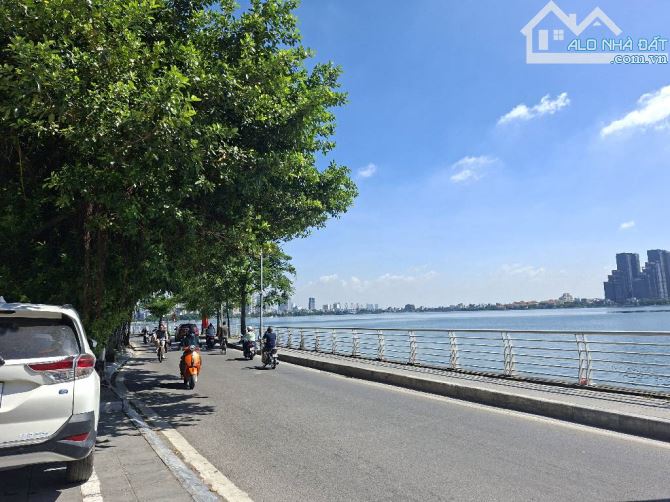 Căn hộ Apartment Tây Hồ 98m2x8 Tầng, View Hồ Tây, giá 40,8 tỷ.