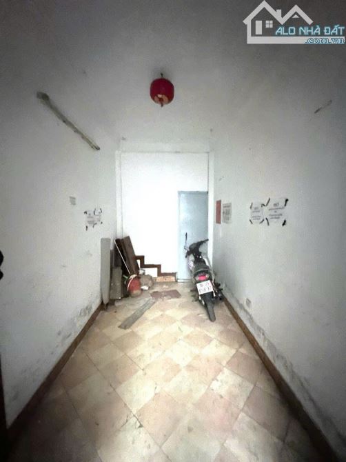 Bán đất mặt ngõ Đốc Ngữ, 30m, giá 6.7 tỷ, cách 1 nhà ra mặt phố