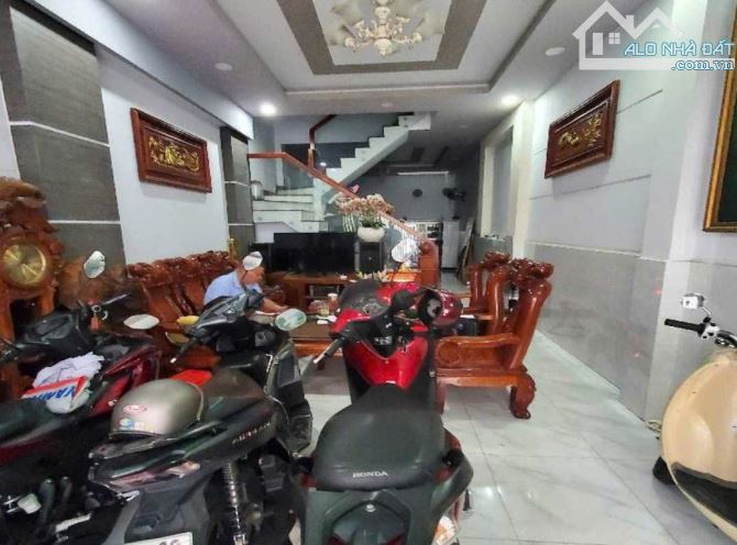 Bán nhà hẻm xe hơi, Lê Văn Quới, Bình Tân, 54.9 m² (4m x 14m), 4 tầng - Giá 6.7 tỷ TL