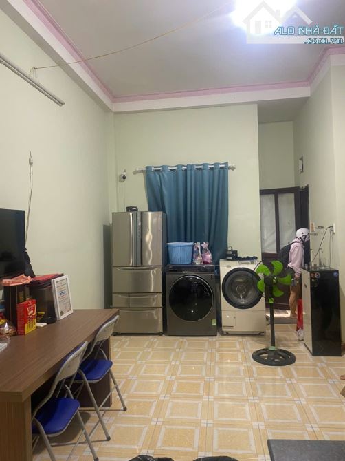 CHO THUÊ NHÀ GIÁP KDC SÔNG ĐÀ, 1 TRỆT 1 LẦU, HXH Đường số 48, 5m x 20m trệt 1 lầu gía 10TR