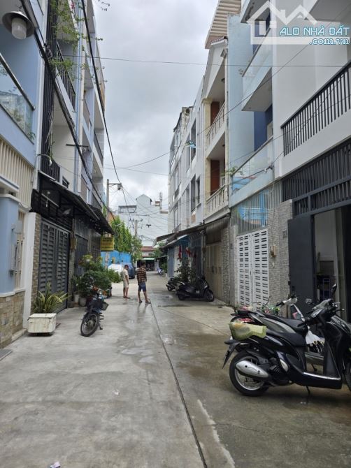 Bán nhà gần siêu thị aone tân phú -chợ tân hương-4 tầng-3 phòng ngủ-dọn vào ở ngay