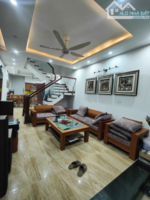 DÂN XÂY MỄ TRÌ HẠ – OTO – NỘI THẤT XỊN – 55M² – 4 TẦNG – 12 TỶ (ATL91515)