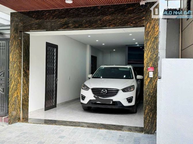 Bán nhà 6 tầng Phúc Đồng lô góc, thang máy, ô tô ngủ trong nhà, full nội thất,Giá 11 tỷ+
