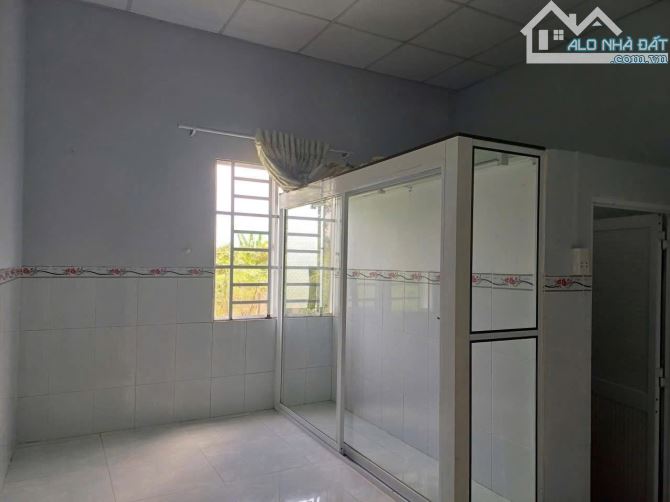 Cơ hội cho ai nhanh tay! Cần bán gấp căn nhà cấp 4 đang cho Ngay Nguyễn Thị Sáu Thới Tam T