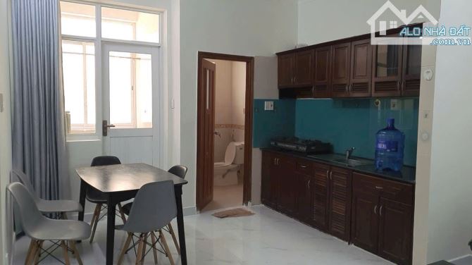 Bán căn hộ chung cư 145 Phan Chu Trinh 2PN sát biển 100m đã có sổ hồng