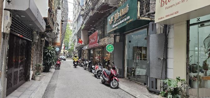 NGUYÊN HỒNG – Ô TÔ TRÁNH – VỈA HÈ KINH DOANH – NHỈNH 16 TỶ