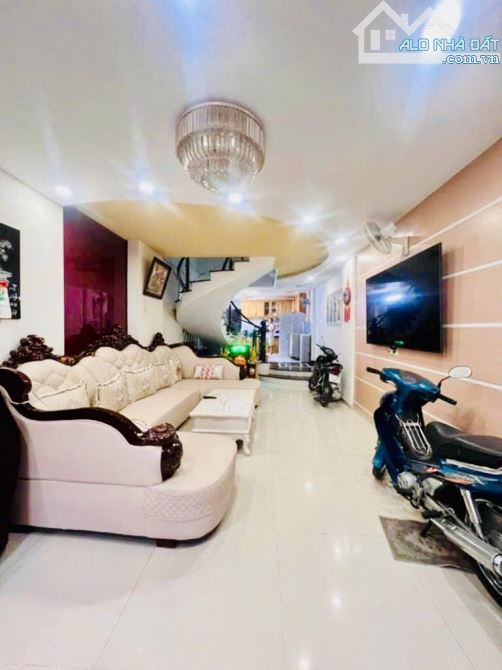 QUẬN 8 - NHÀ HOÀN CÔNG ĐỦ - HẺM XE HƠI - DT 106M2 - KHU VIP NGUYỄN THỊ TẦN PHƯỜNG 2