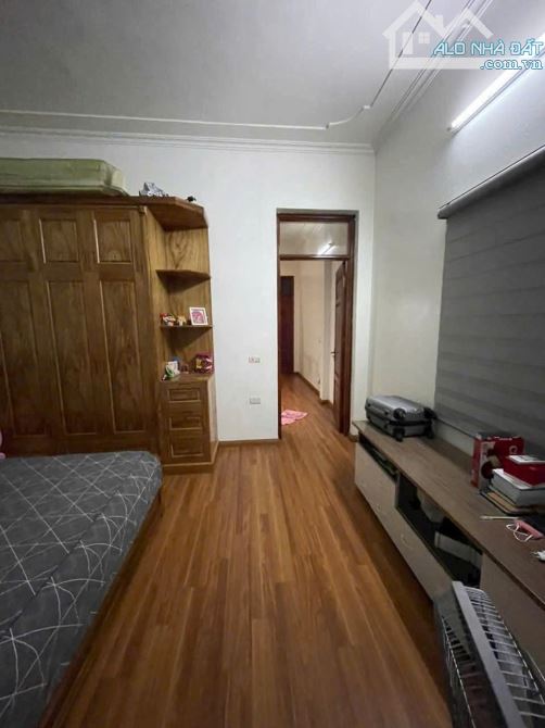 Bán nhà 3 tầng dân xây chắc chắn cách 15m ra mặt phố nguyễn chí thanh hải dương