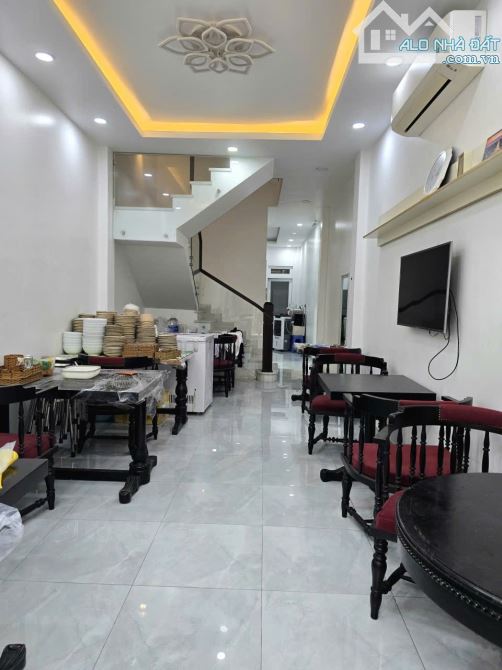 Bán nhà Phú Nhuận • 4 tầng - hẻm 8m - kinh doanh