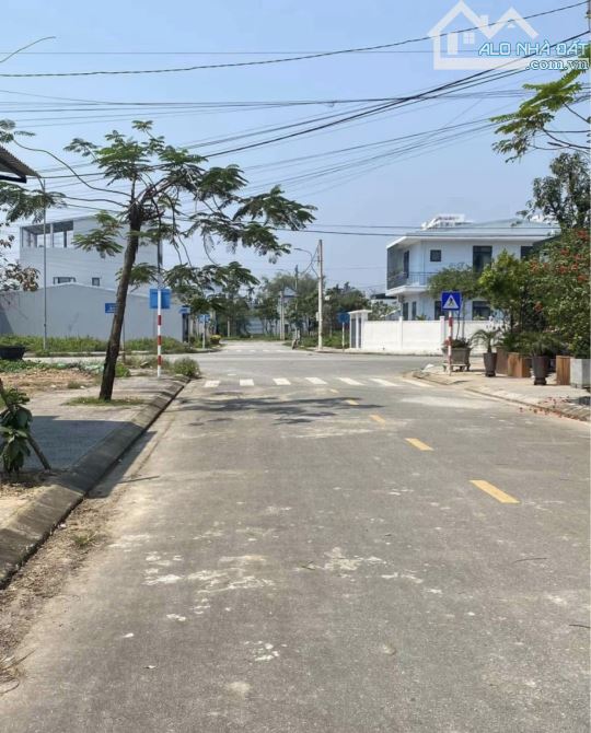 KQH Hoàng Quốc Việt Cạnh Aeon Mall 108m2 Giá Chỉ 3ty2xx