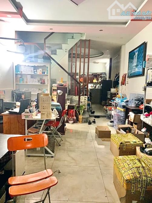 BÁN NHÀ LŨY BÁN BÍCH,,TÂN PHÚ,81M2,2 Tầng ,hẻm ô tô,Đang có dòng tiền 120tr/năm chỉ 7.X tỷ
