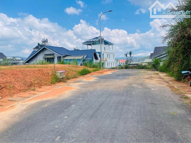 BÁN ĐẤT XÂY BIỆT THỰ TRÊN CAO VIEW ĐẸP CHỈ 8,5 TỶ Ạ