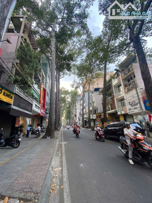 Cần Bán Gấp MẶT TIỀN Trần Quang Khải , Phường Tân Định , Quận 1 .