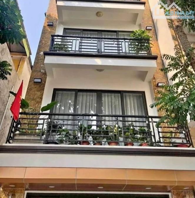 NHÀ DÂN XÂY ĐÔNG NGẠC - DT65M2 - 4 TẦNG - GIÁ 12 TỶ - NGÕ Ô TÔ THÔNG - ĐỂ Ở , KINH DOANH