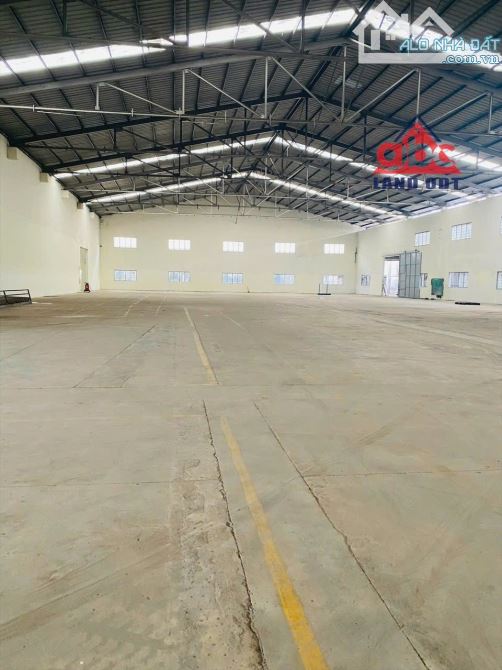 Cho thuê kho 12.000m2 trong kcn sóng thần 1 Có đầy đủ pccc , kho có 6 đốc cont