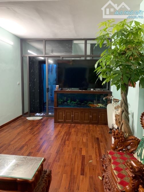 BÁN NHÀ CÔNG VIÊN CẦU GIẤY, 7 TẦNG THANG MÁY, Ô TÔ ĐỖ CỬA, 12 TỶ