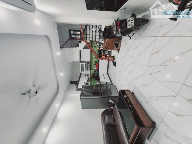 Bán nhà lung linh khu vực Hồ Tùng Mậu