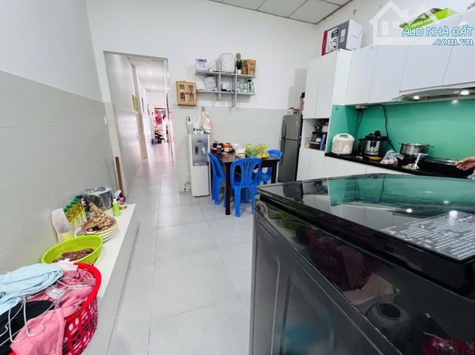 NHÀ ĐẸP XE HƠI NGỦ NHÀ - CHÍNH CHỦ 1 ĐỜI - ĐỨNG TÊN TRANG BÌA - HẺM 6M XE HƠI TRÁNH NHAU -