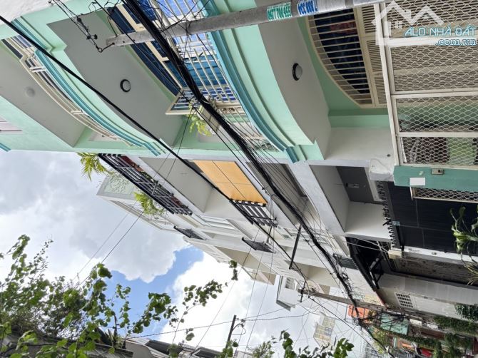 Cấp 4 - 70m2  - Sổ Nở Hậu - Hẻm Xe Hơi Ngay Gần Mai Văn Vĩnh - Chỉ 8.x Tỷ