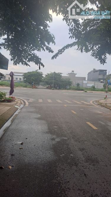 GIÁ RẺ - ĐẤT TÁI ĐỊNH CƯ SÂN BAY LONG THÀNH - sổ sẵn - vị trí đẹp.