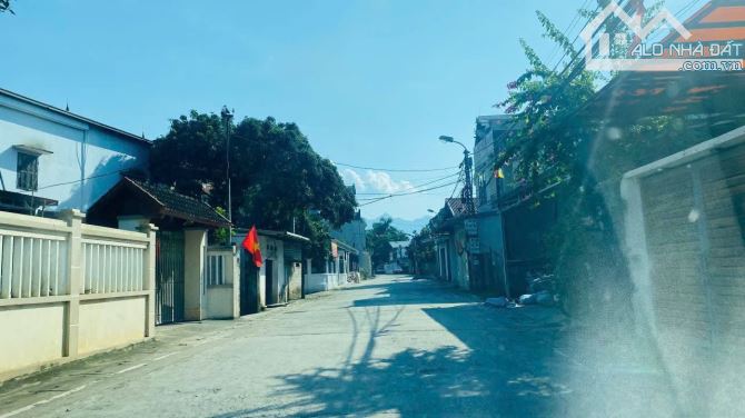 Bán 189m2 đất, mt 9m tại Xuân Sơn, Sơn Tây, cách chợ và đường TL87 chỉ 300m