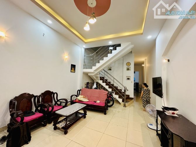 GIẢM 4.8 TỶ, BÁN NHANH NHÀ MTKD ĐỈNH Đ. PHẠM NGŨ LÃO, P4/GÒ VẤP, 95M2, CHỈ 13.2TỶ