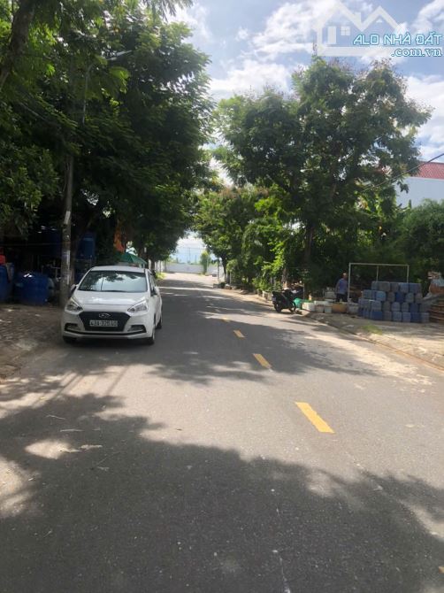Bán đất 90m2 MT gần đường Lê Văn Hiến , Trần Hoành , Ngũ Hành Sơn
