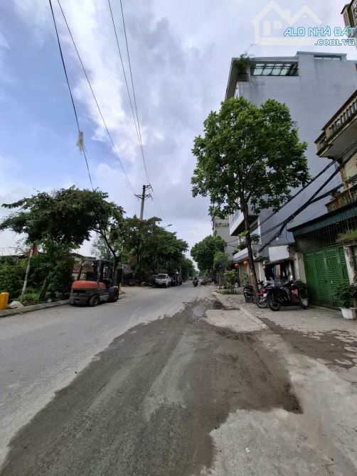 BÁN NHÀ LIÊN NINH 40m² 5 TẦNG FULL NỘI THẤT, SỔ ĐẸP GIÁ 5.56 TỶ