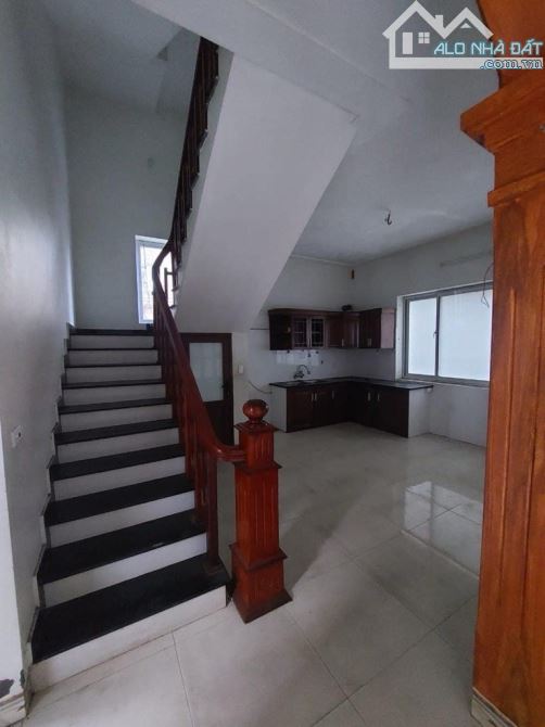 BÁN GẤP NHÀ 3 TẦNG DƯƠNG XÁ – Ô TÔ TRÁNH