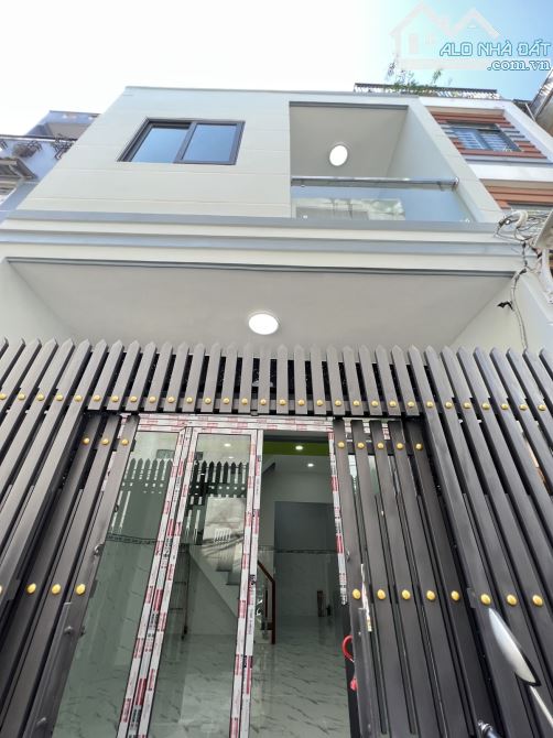 Chỉ 2 tỷ 6 có ngay nhà 3 tầng - hẻm 3m - đường Lưu Hữu Phước Quận 8 (3.5m x 8.5m) SHR hẻm