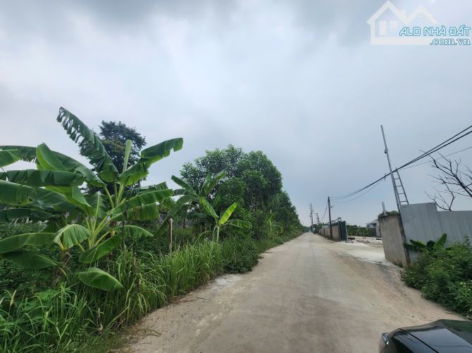 Bán lô đất  s đất trang trại mt rộng 50m. Do nha. Phương Liễu . Quế Võ giá 10 TỶ