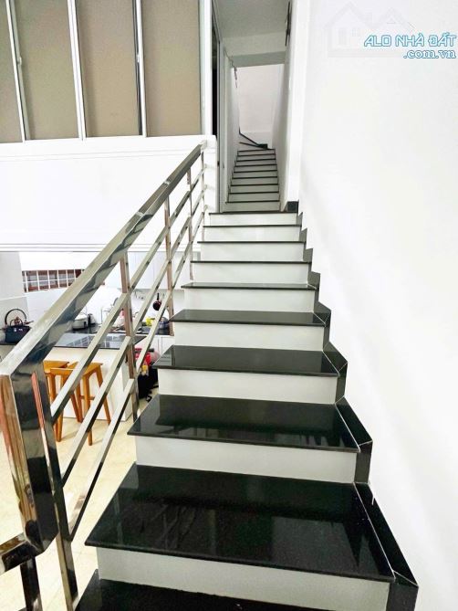 🎉🎉BÁN NHÀ 2 TẦNG + LỬNG ĐÚC, CÓ 8 PHÒNG TRỌ CHO THUÊ THU NHẬP 20 TRIỆU/THÁNG.
