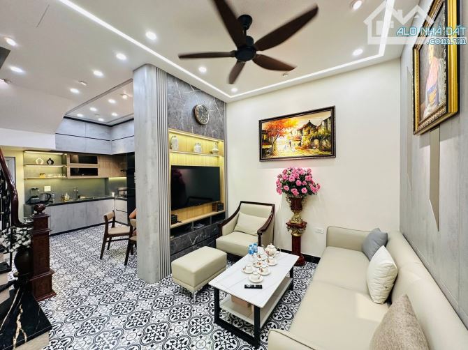 💥SIÊU PHẨM KHƯƠNG ĐÌNH - NHÀ SIÊU SIÊU ĐẸP - 43M2, 5 TẦNG . GIÁ 8.95 TỶ