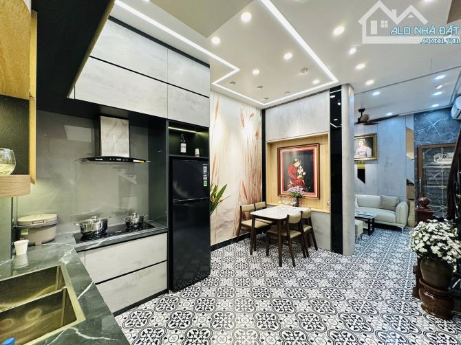 SIÊU PHẨM KHƯƠNG ĐÌNH THANH XUÂN TRÊN 40M2, GẦN Ô TÔ, NỘI THẤT TIỀN TỶ, Ở SƯỚNG, 8.6 TỶ