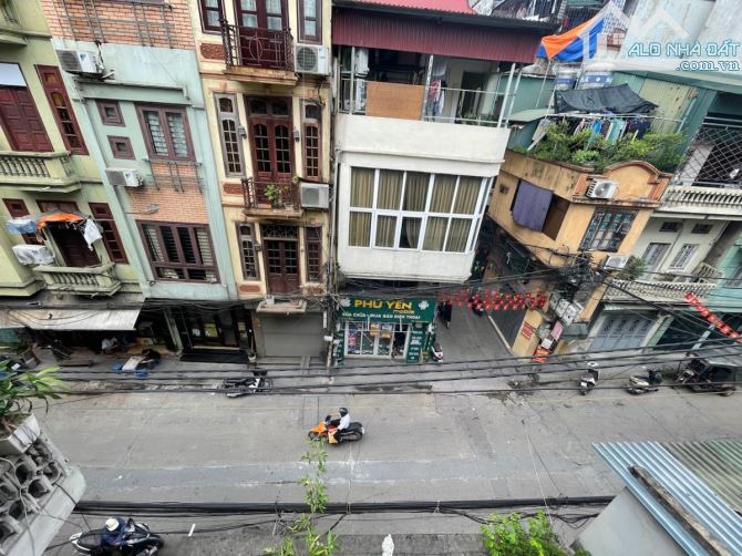 Mặt phố Bach Đằng, diện tích 64/100T1 , 3tầng. MT 5.1m,  18 tỷ Hoàn Kiếm