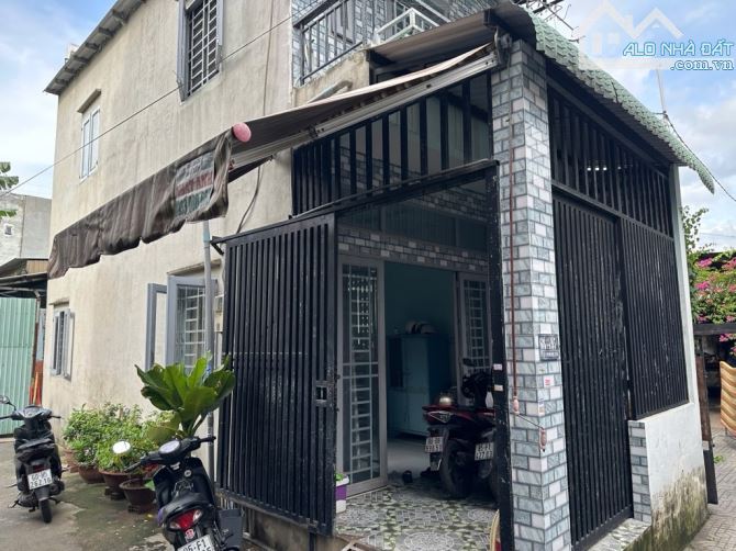 “BÁN NHÀ ĐẸP 1 TRỆT 1 LẦU HBP KẾ KDC HỒNG LONG& KDC VƯỜN CAU -35M2(3.7*9),2PN-HXH, SHR-DÒN