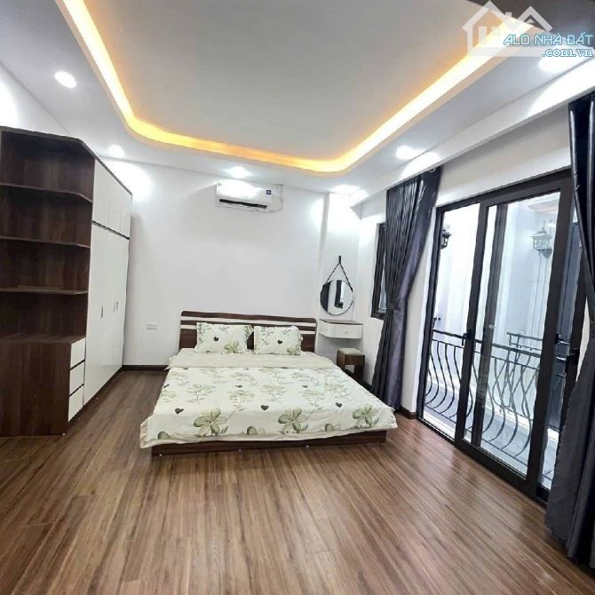 Bán nhà Cổ Nhuế, 38m-6tầng, nhà mới ở sướng, ô tô đỗ cửa, an sinh tuyệt vời