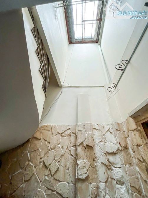 Nhà cực rẻ, 52m2, 2 tầng BTCT, sát MT, P3 giá 4,49 tỉ.