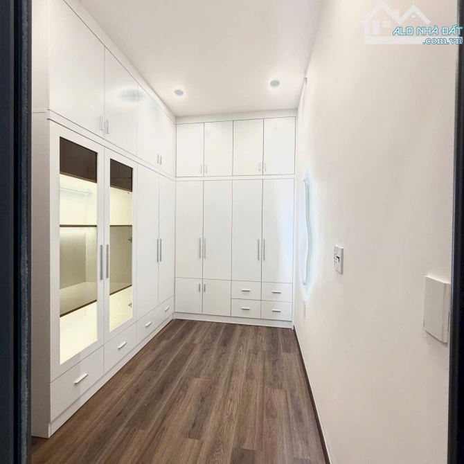 Biệt Thự Mini Nguyễn Thị Búp, 4 Tầng ngang 6m, Đường 6m Thông fuu nội thất cao cấp.