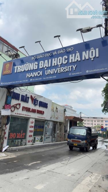 PHÂN LÔ- NHÀ 2 MẶT NGÁCH-Ô TÔ CHẠY VÒNG QUANH - SÁT CỔNG ĐẠI HỌC HÀ NỘI - 6 TẦNG CŨ