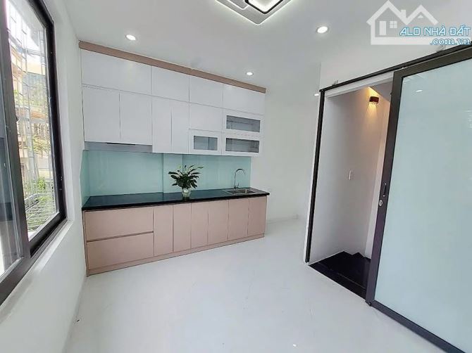 Nguyễn Trãi mặt ngõ nhà 5T 20m 2,9 tỷ ngõ thông chợ kinh doanh
