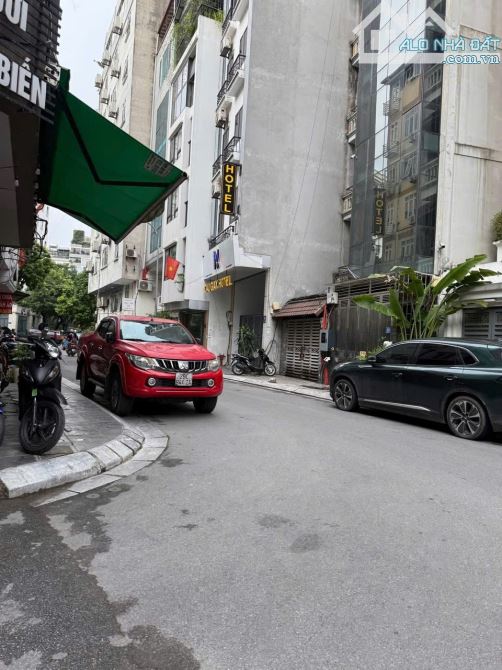 Nhà mới đẹp 6T thang máy Trương Công Giai, 55m2 kinh doanh sầm uất, ô tô vào nhà, ở sướng